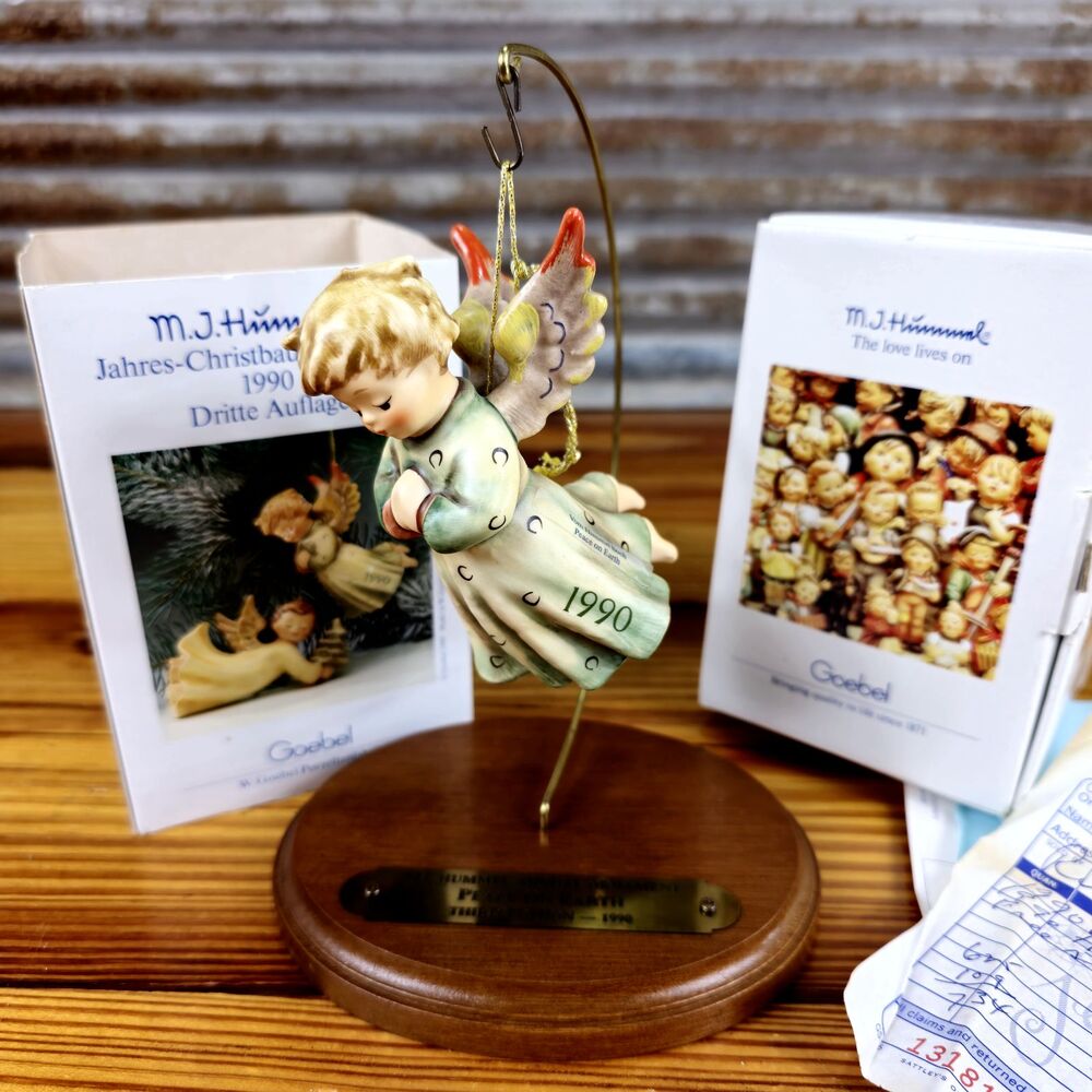 Hummel Annual Ornament 1990 (3rd edition) Peace On Earth W/Rare Display Stand!!!